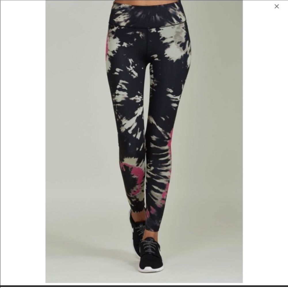 EUC Noli Tie Dye Leggings